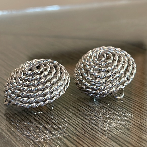 Vintage Spiral Silver-tone Button Clip Earrings - Picture 8 of 14